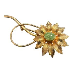 Vintage Gold Tone Flower Brooch with Green Stone Center retro floral revival J16